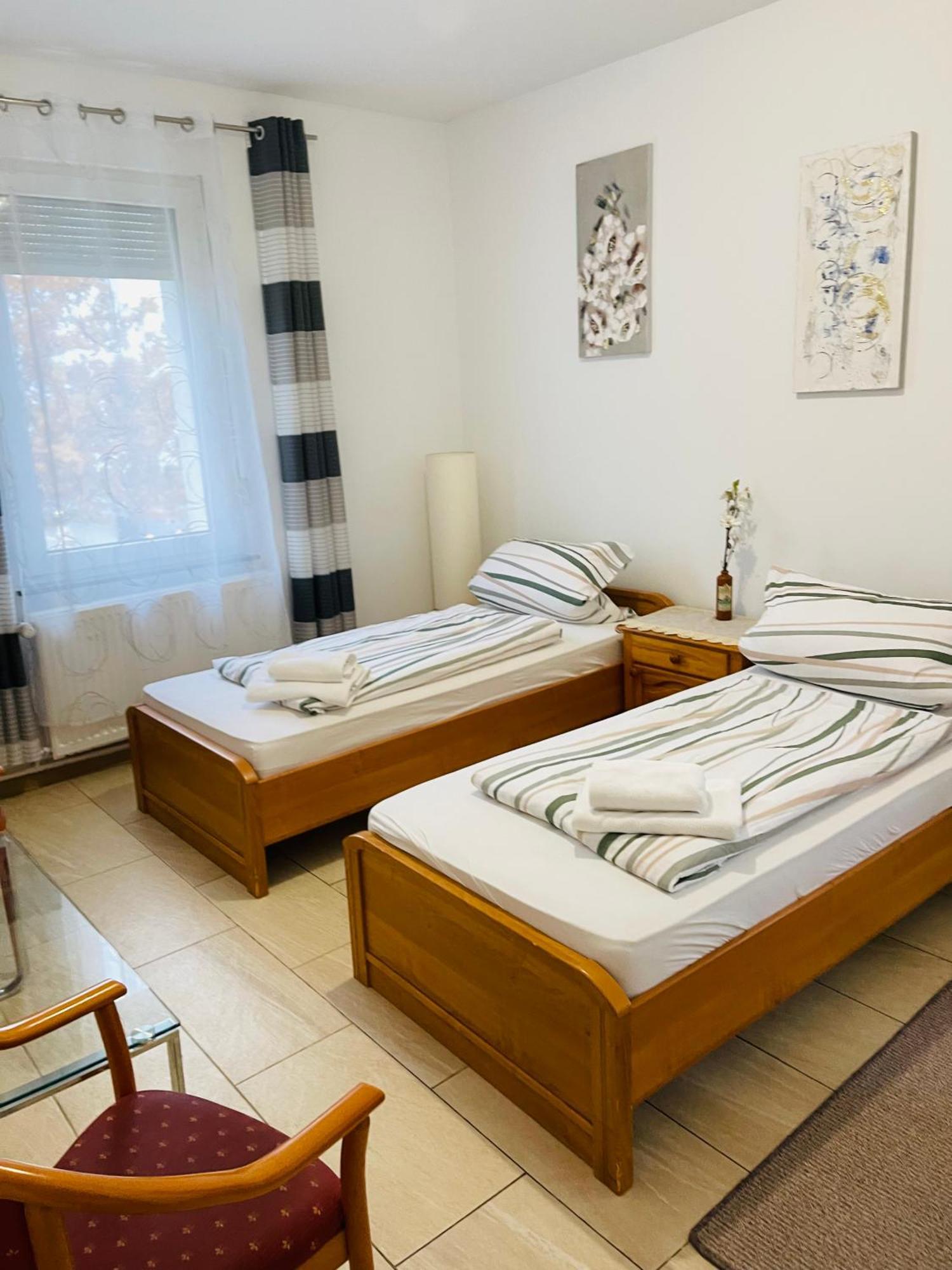 גארבסן Hotel Shelby Apartments מראה חיצוני תמונה