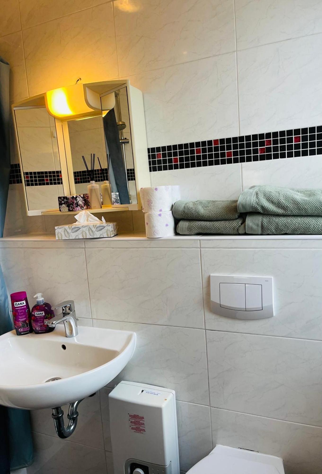 גארבסן Hotel Shelby Apartments מראה חיצוני תמונה